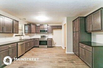 1704 Shannon Dr in Midwest City, OK - Foto de edificio - Building Photo