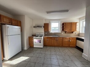 837 White Plains Rd in Scarsdale, NY - Building Photo - Building Photo