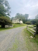 2 Porges Rd in East Haddam, CT - Building Photo - Building Photo