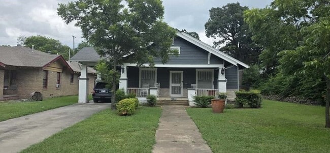 2502 Park Row Ave in Dallas, TX - Foto de edificio - Building Photo
