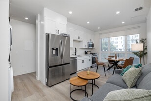 Polaris Lux in Los Angeles, CA - Building Photo