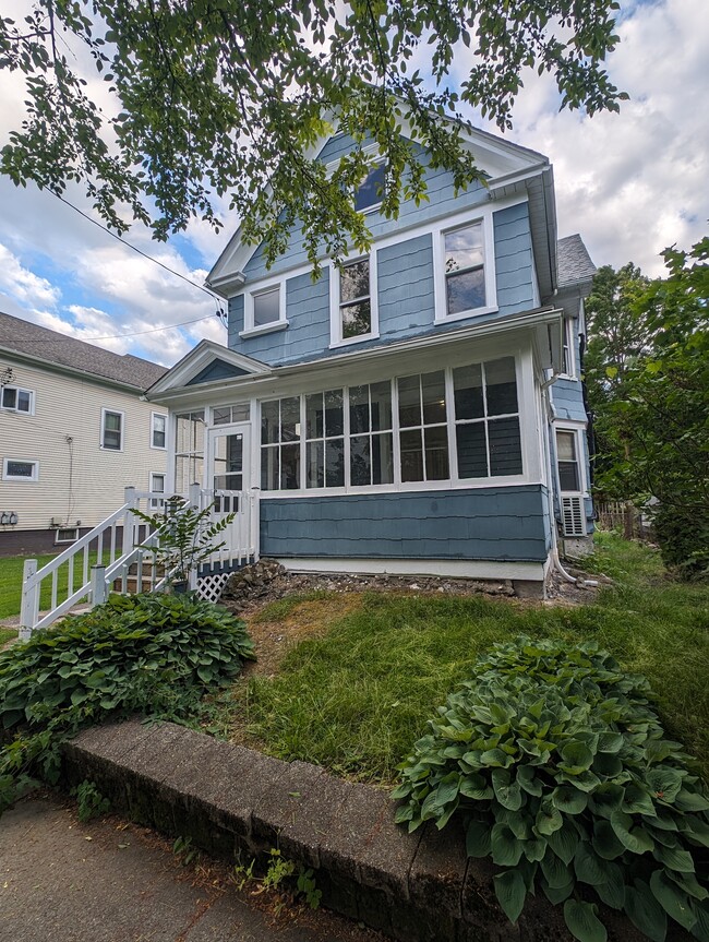 3 Dean Pl, Unit Downstairs