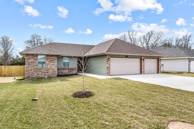 264 Hickory Hills St in Rogersville, MO - Building Photo - Building Photo
