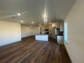 2503 Ruby Copper Dr in Iowa Colony, TX - Foto de edificio - Building Photo
