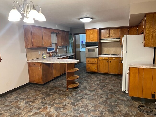 2006 White St in York, PA - Building Photo - Building Photo