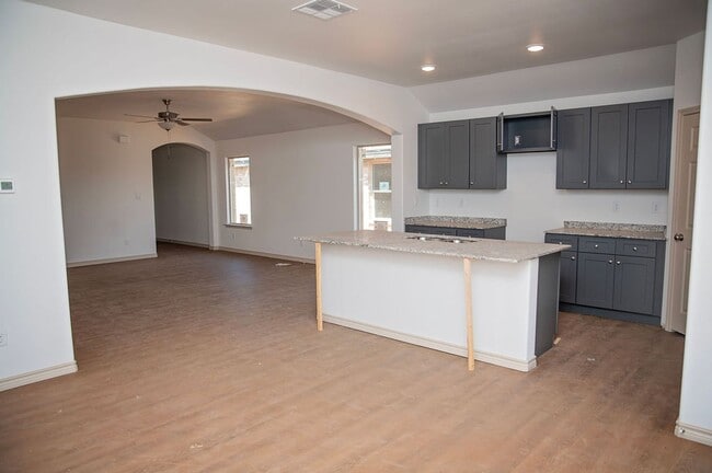 1336 Bajada St in Midland, TX - Foto de edificio - Building Photo