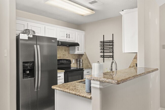 9109 Mackerel Dr in Texas City, TX - Building Photo - Building Photo