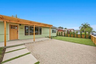 1061 Buena Vista Way, Unit 1 Bedroom 0302 in Carlsbad, CA - Building Photo - Building Photo