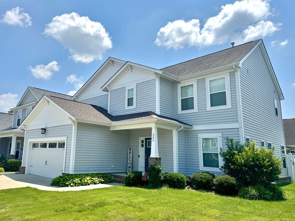 202 Bennetts Grove Ln in Suffolk, VA - Building Photo