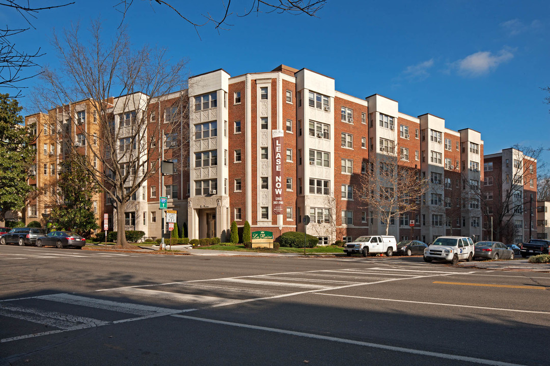 La Reine Apartments in Washington, DC - Foto de edificio