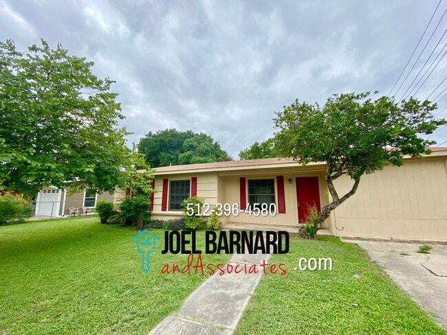 1121 Field St in San Marcos, TX - Building Photo - Building Photo