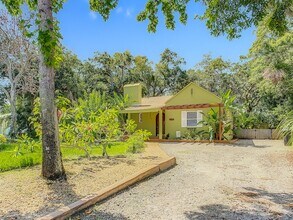 3003 Desoto Way S in St. Petersburg, FL - Building Photo - Building Photo