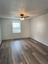 207 E 22nd St in Cameron, TX - Building Photo - Building Photo