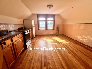 42 Alfred Rd, Unit arl third flr in Arlington, MA - Building Photo - Building Photo