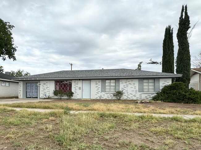 property at 507 E Mescalero Rd