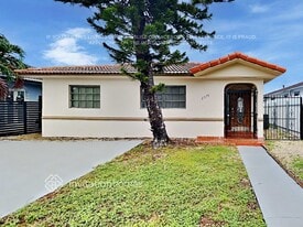 2579 W 70th St in Hialeah, FL - Building Photo