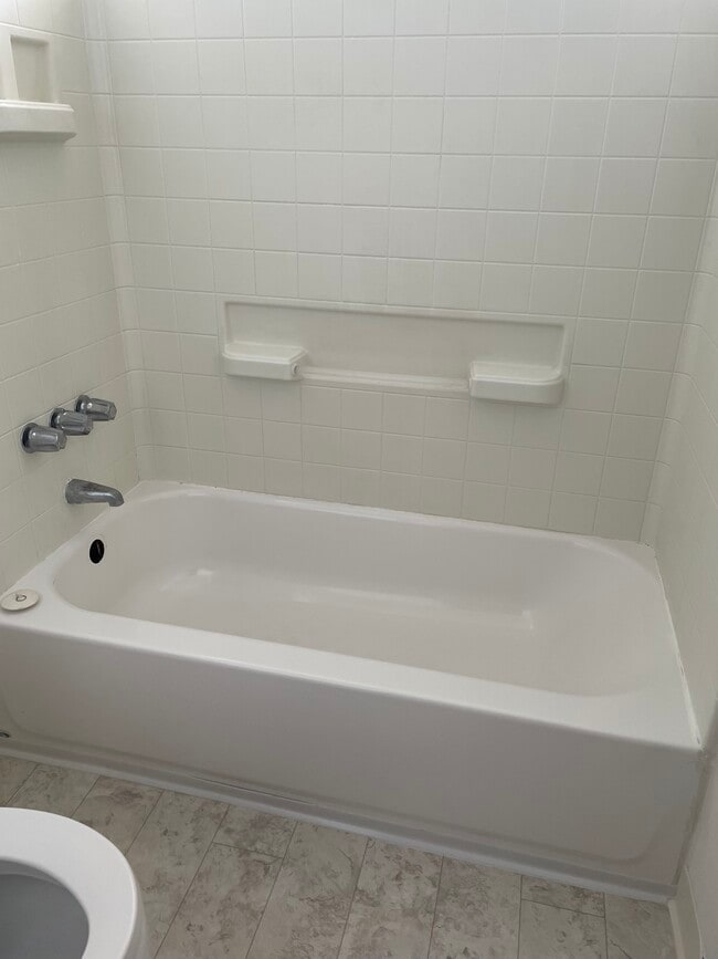 3155 Rosecrans Ave, Unit #21 in Hawthorne, CA - Building Photo - Building Photo