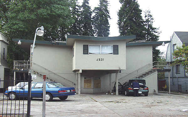 2531-2543 East 16th Street in Oakland, CA - Building Photo - Building Photo