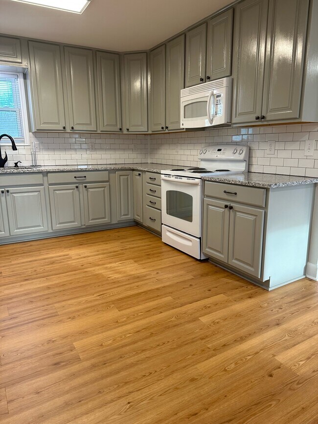 5149 Honeysuckle Ln S in Southside, AL - Building Photo - Building Photo