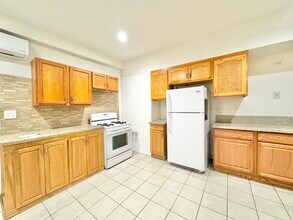 1023 Larch St in Inglewood, CA - Foto de edificio - Building Photo