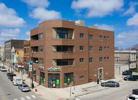 2933 N Milwaukee Ave in Chicago, IL - Building Photo