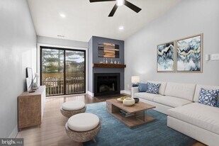 118 Ashton Ct in West Deptford, NJ - Building Photo