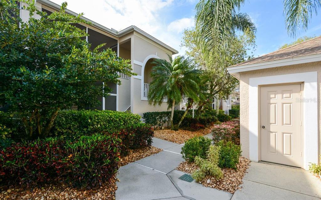 9611 Castle Point Dr in Sarasota, FL - Building Photo