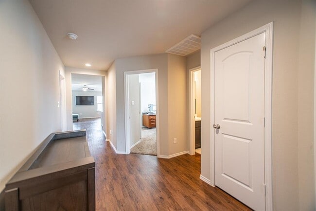 14063 Lake Cres Dr in Conroe, TX - Building Photo - Building Photo