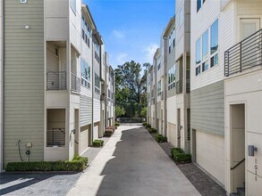 1013 W 17th St in Houston, TX - Building Photo - Building Photo