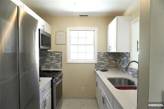 399 S 6th St in Newark, NJ - Building Photo - Building Photo