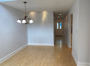 261 Hedgerow Rd in Bridgewater, NJ - Building Photo - Building Photo