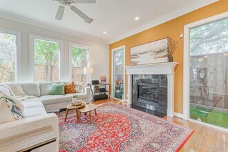 2828 W Holcombe Blvd in Houston, TX - Building Photo - Building Photo