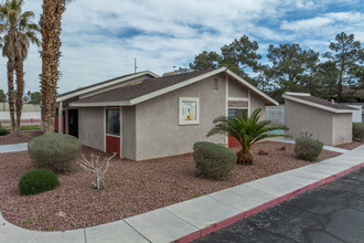 Azure Crest Townhomes in Las Vegas, NV - Building Photo - Primary Photo