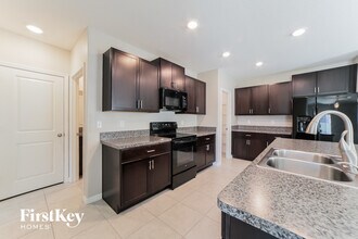 10215 Cool Waterlily Ave in Riverview, FL - Building Photo - Building Photo