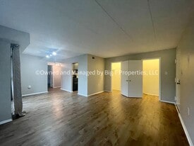 125 Clubhouse Dr SW in Leesburg, VA - Building Photo