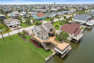 21812 Frio Dr in Galveston, TX - Building Photo - Building Photo