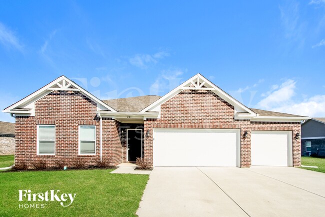 221 St Andrews Ave in Edinburgh, IN - Building Photo - Building Photo