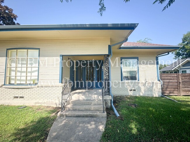 property at 111 S Wood St