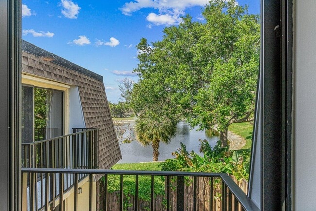 property at 2929 SW 22nd Cir