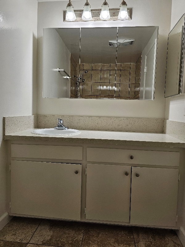 20810 Amie Ave, Unit 9 in Torrance, CA - Building Photo - Building Photo