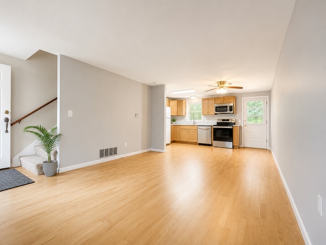 325 Washington St, Unit B