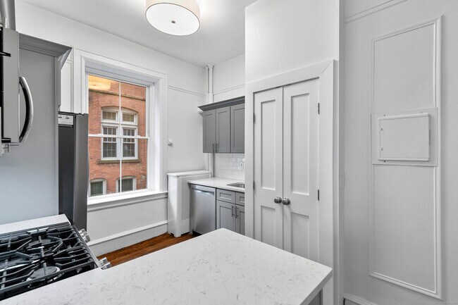 284 Orange St in New Haven, CT - Foto de edificio - Building Photo