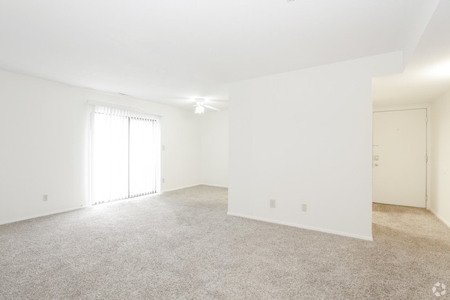 property at 908 N Broadway Ave