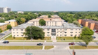 291 St. Anne's Road in Winnipeg, MB - Building Photo