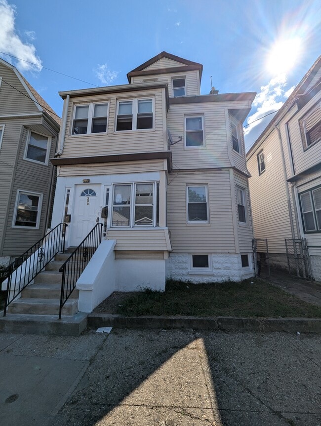 300 S 19th St in Newark, NJ - Building Photo - Building Photo