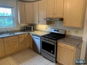 181 Grand Ave in Leonia, NJ - Building Photo - Building Photo