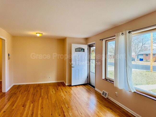 411 S Simms St in Lakewood, CO - Building Photo - Building Photo