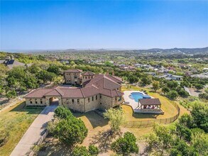 4212 Serene Hills Dr in Austin, TX - Building Photo - Building Photo