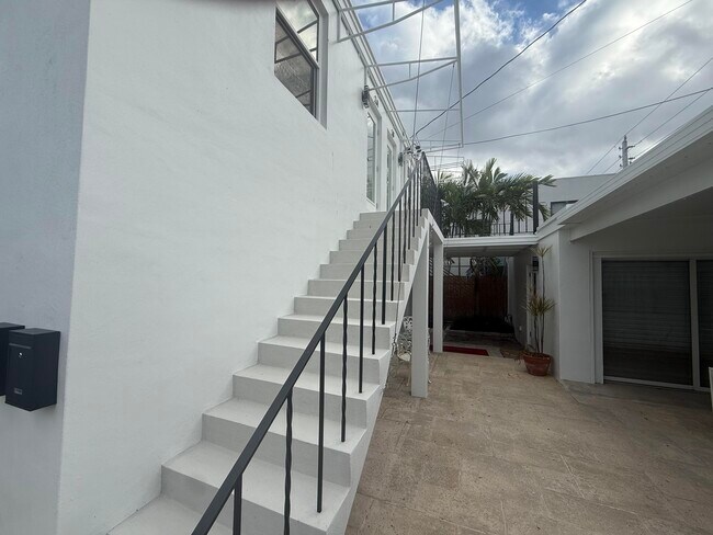 5909 S Dixie Hwy in West Palm Beach, FL - Building Photo - Building Photo