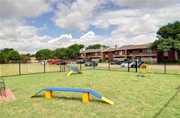 Thorn Manor in Desoto, TX - Foto de edificio - Building Photo